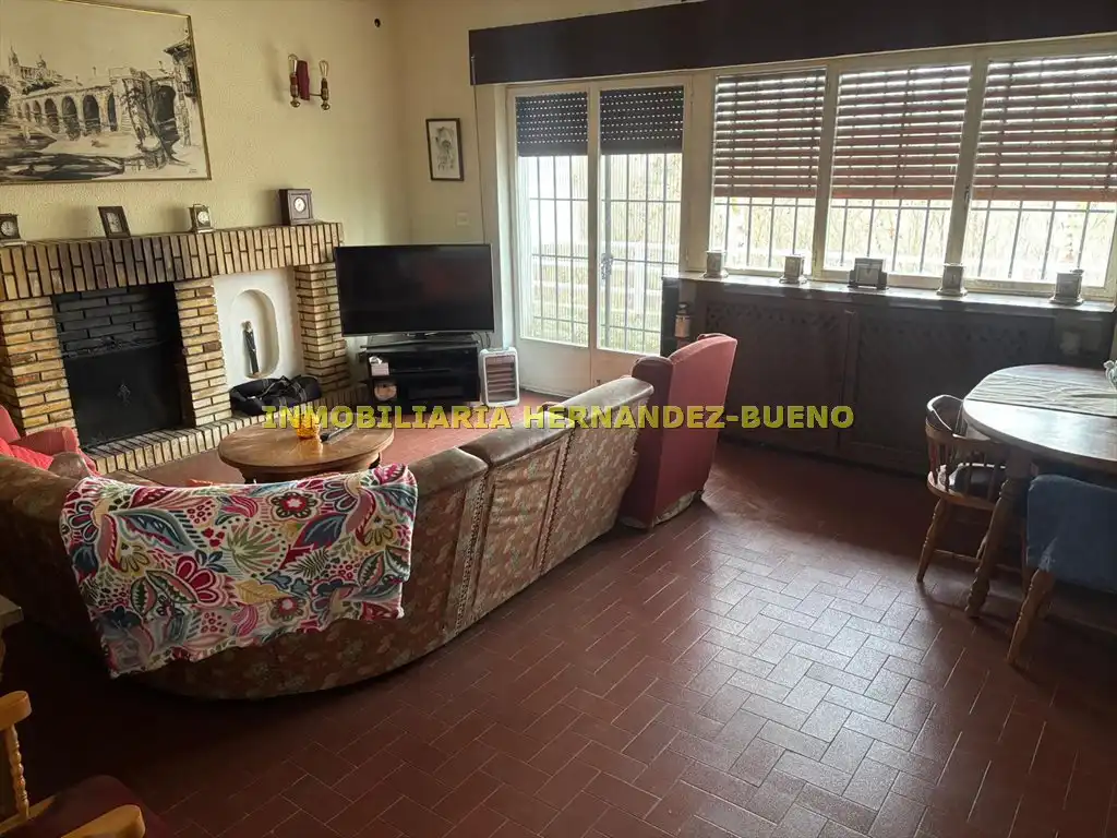 Sala d'estar de Casa o xalet en venda en Alba de Tormes amb Jardí privat i Piscina