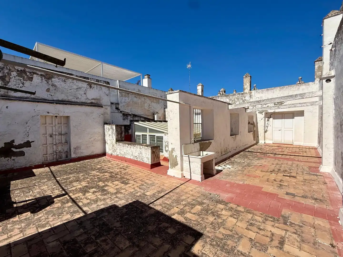Terrassa de Casa o xalet en venda en El Puerto de Santa María amb Traster i Piscina