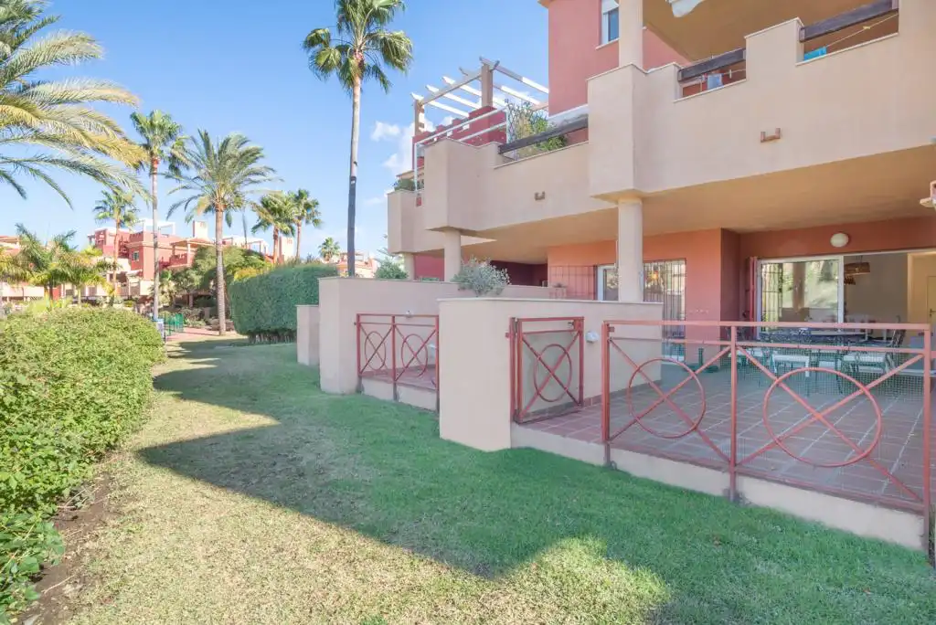 Exterior view of Ground floor for rent in Marbella  with Air Conditioner, Terrace and Furnished