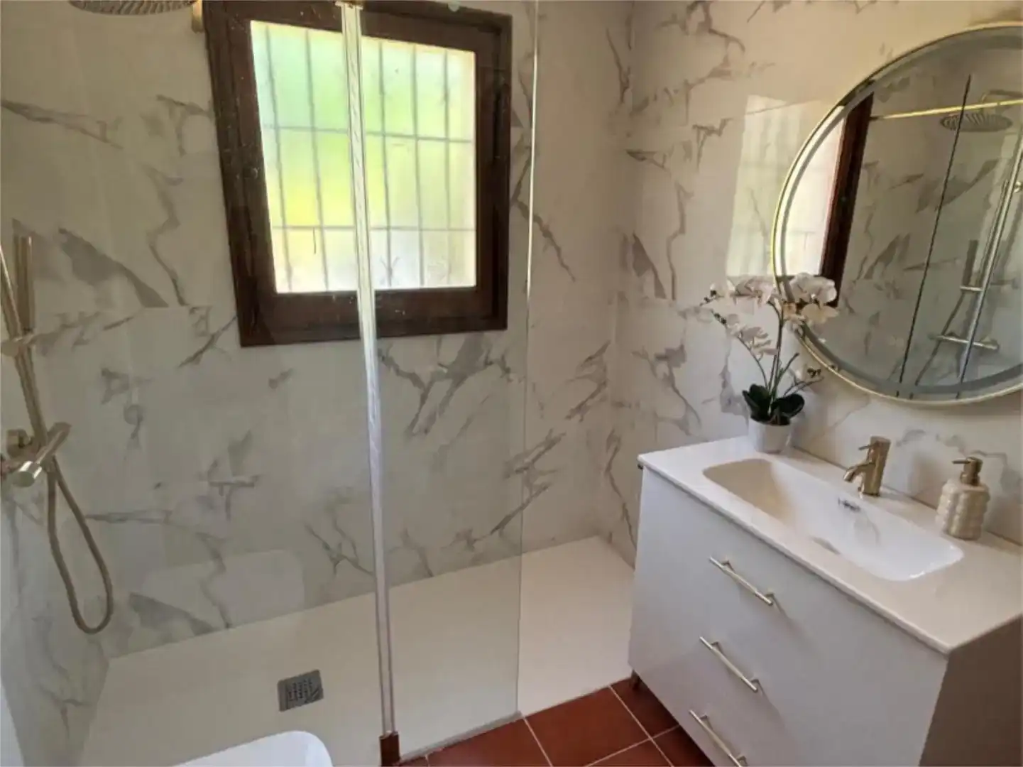 Bathroom of Flat for rent in Castell d'Aro, Platja d'Aro i s'Agaró  with Air Conditioner, Private garden and Storage room