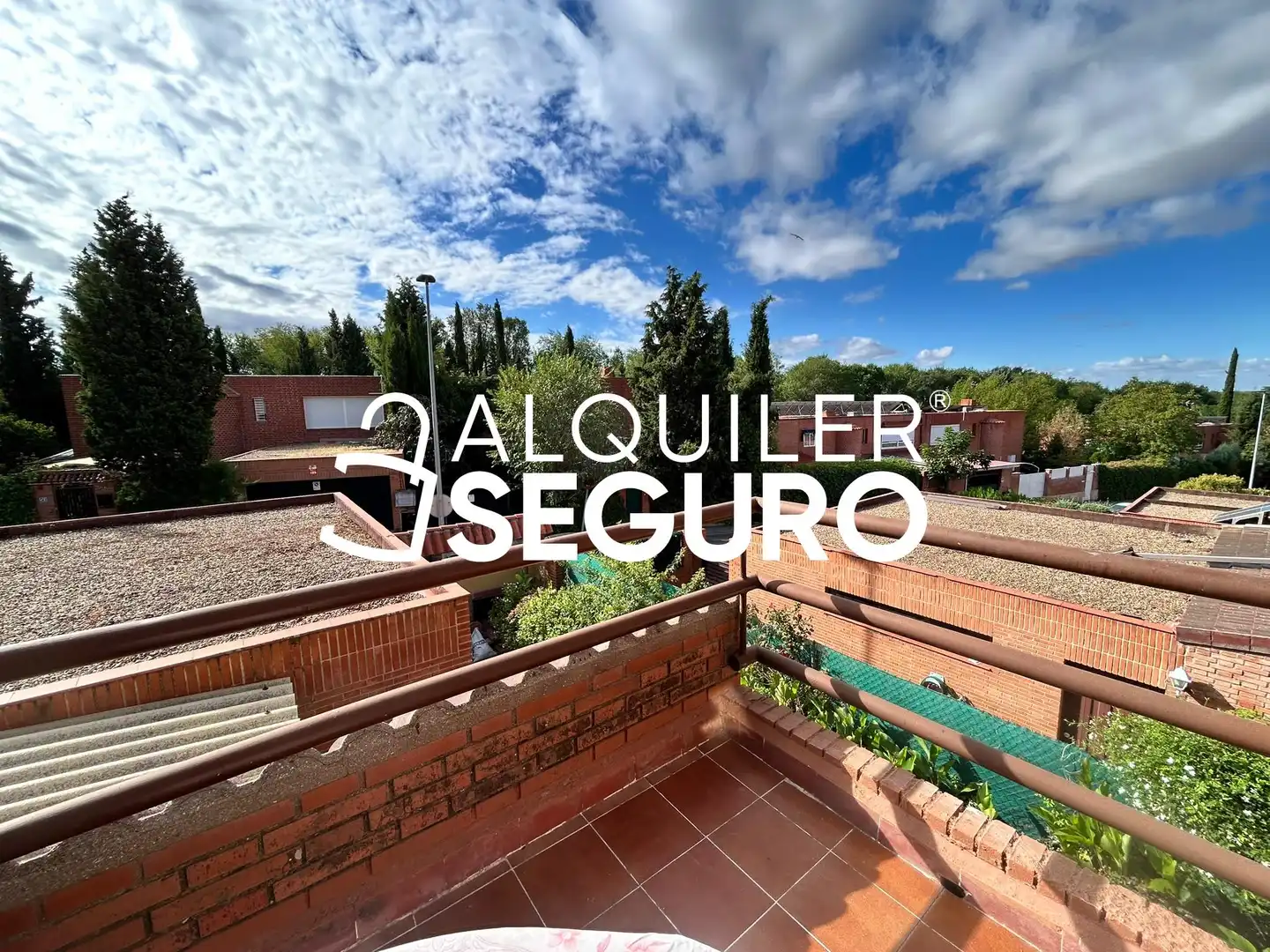 Vista exterior de Casa o chalet de alquiler en Rivas-Vaciamadrid con Calefacción y Terraza