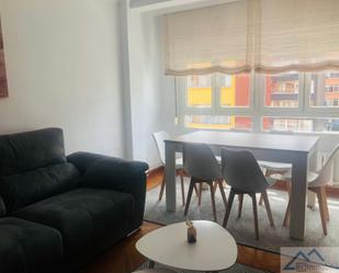 Sala d'estar de Pis de lloguer en Santander amb Calefacció, Parquet i Moblat