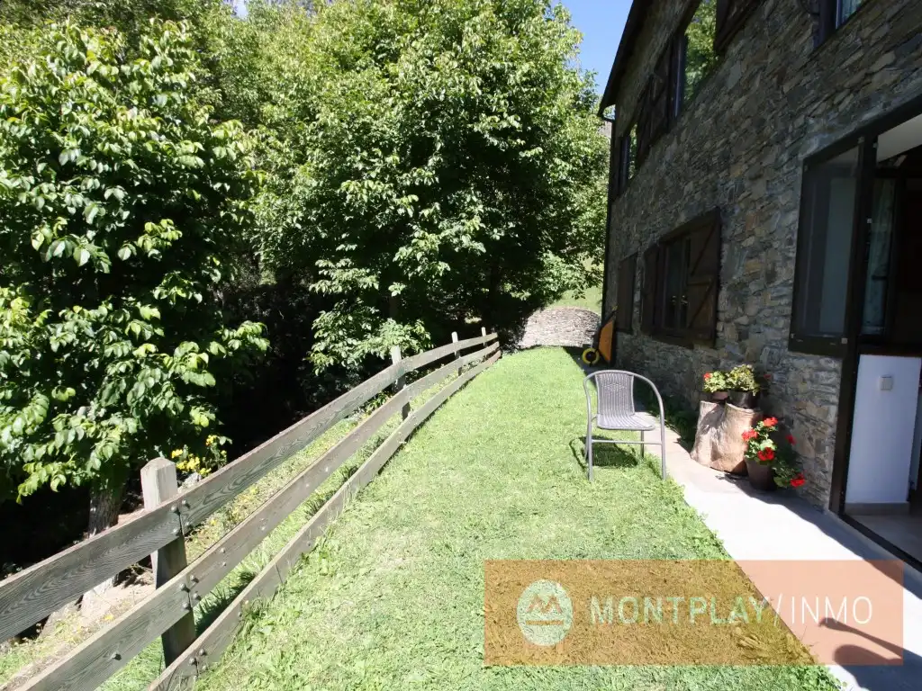 Vista exterior de Apartamento de alquiler en Naut Aran