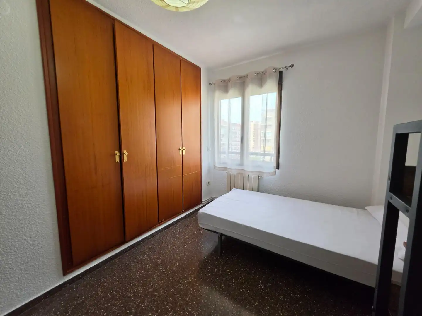 Bedroom of Flat for rent in Valencia  with Air Conditioner, Heating and Balcony