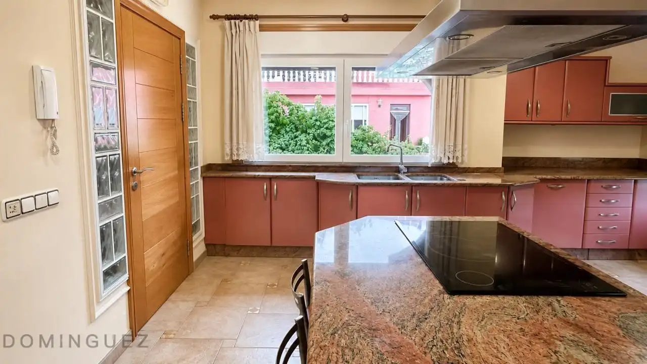 Cocina de Casa o chalet en venta en Vigo  con Calefacción, Jardín privado y Parquet