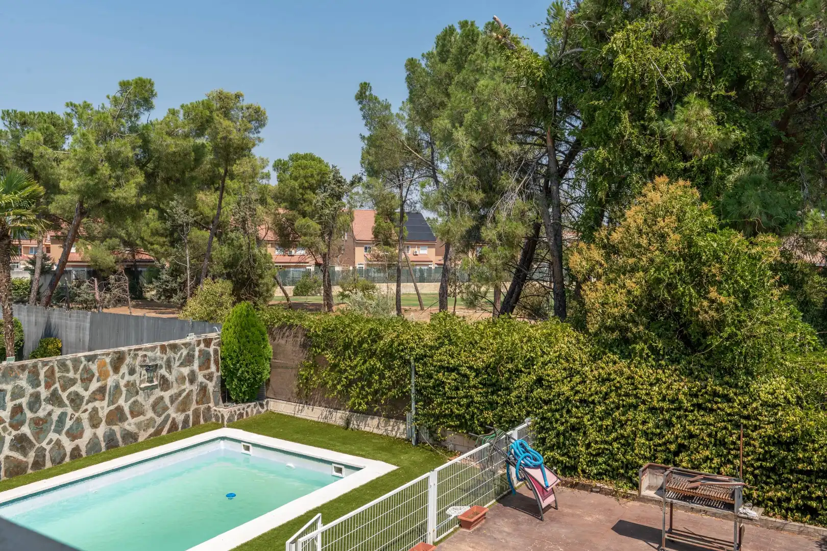 Swimming pool of Houses for sale in Algete  with Air Conditioner, Heating and Private garden