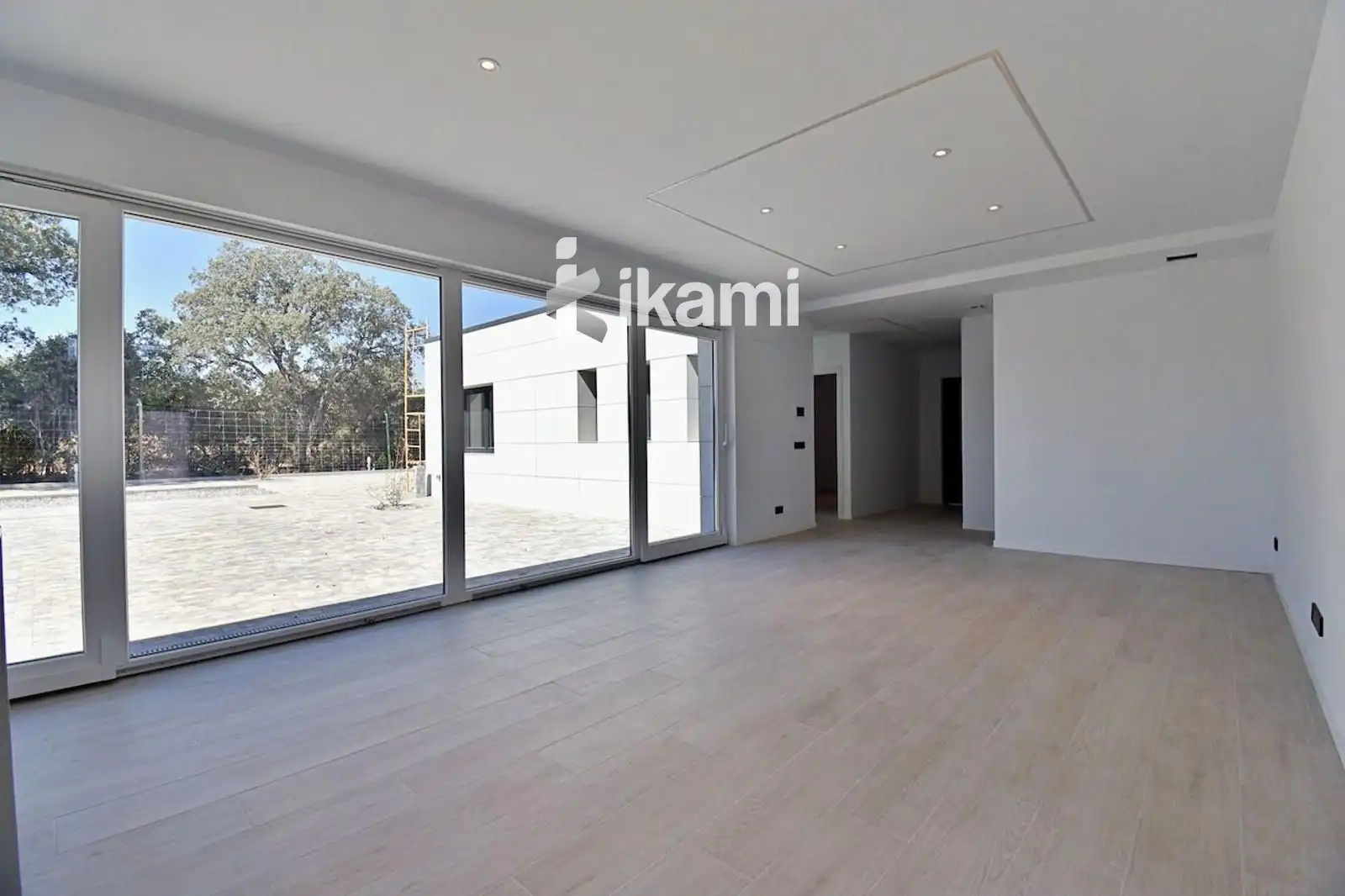 Houses for sale in Chiloeches  with Air Conditioner and Alarm