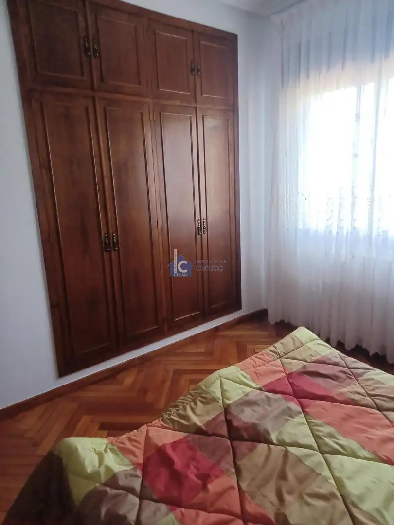 Habitación de Casa o chalet en venta en Ourense Capital  con Calefacción, Jardín privado y Amueblado