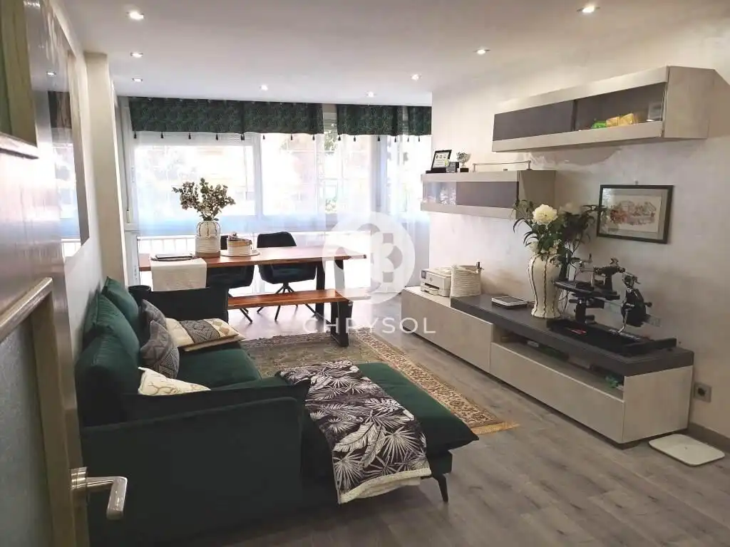 Sala de estar de Piso en venta en Barcelona con Aire acondicionado, Calefacción y Jardín privado