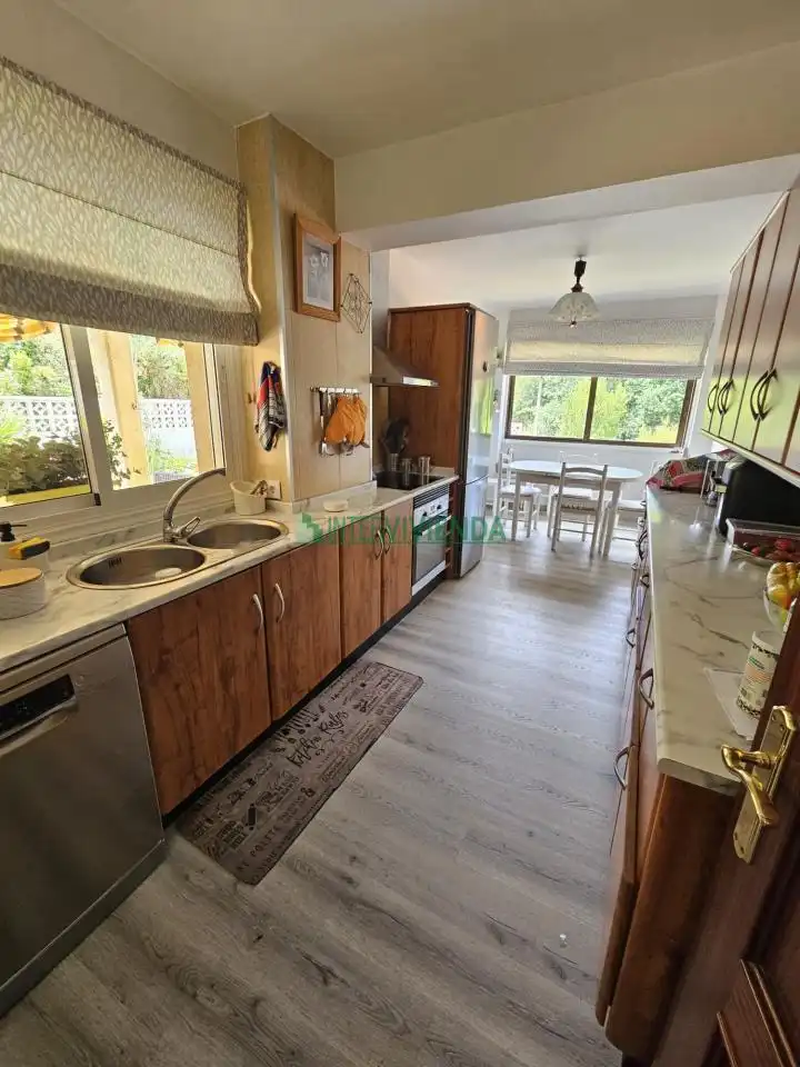 Cocina de Casa o chalet en venta en Vigo  con Calefacción, Jardín privado y Terraza