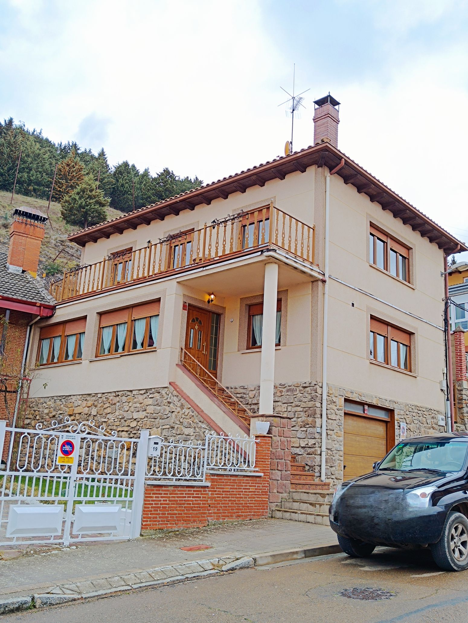 House or chalet for sale in Aguilar de Campoo - CL MARTIRES
