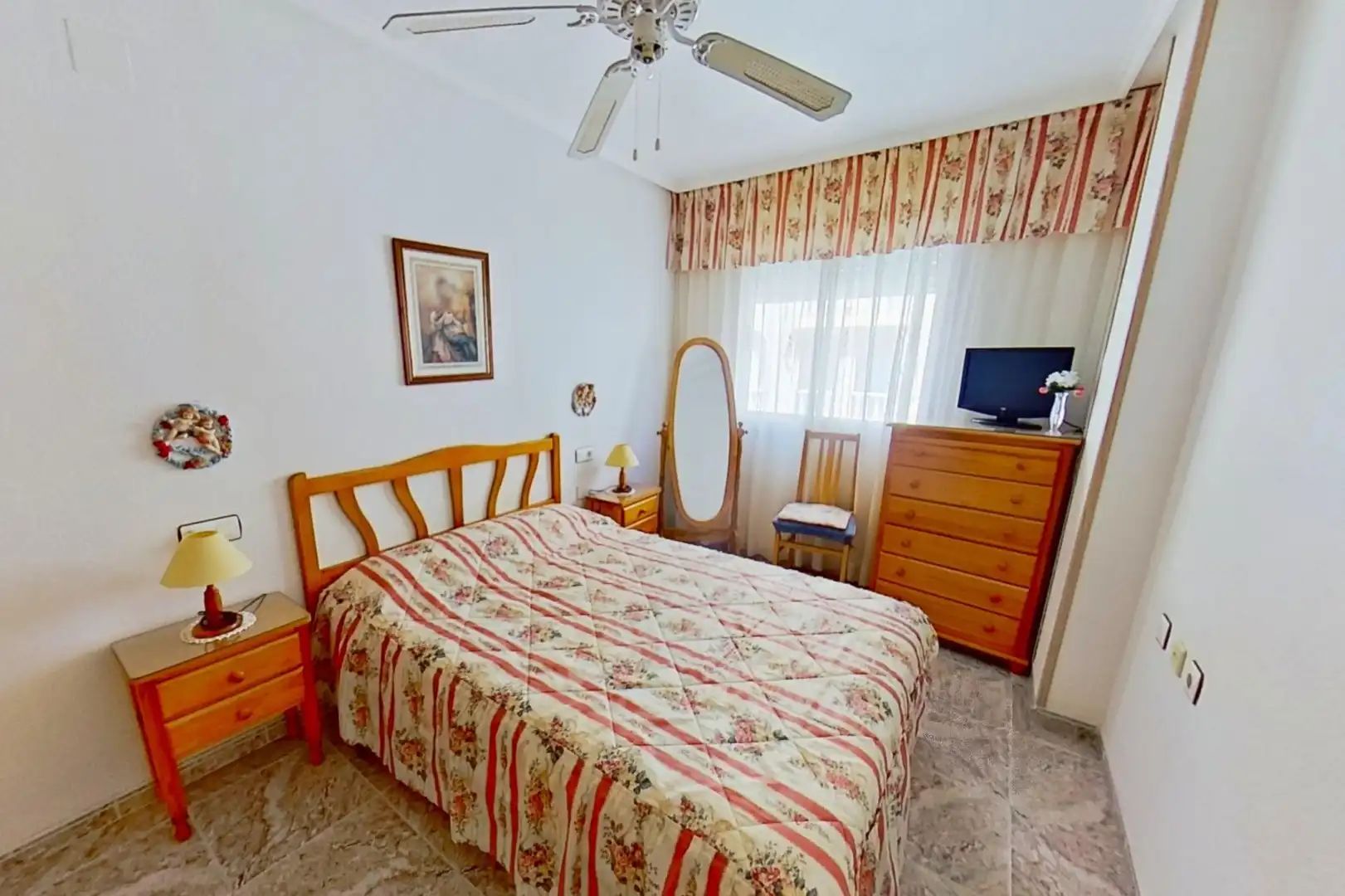 Apartamento con terraza en venta en Avenida Av. de Pinoso 12, imagen 13