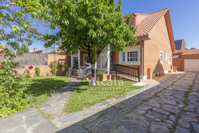 Casa adosada en Venta en Peñas Albas - Zulema