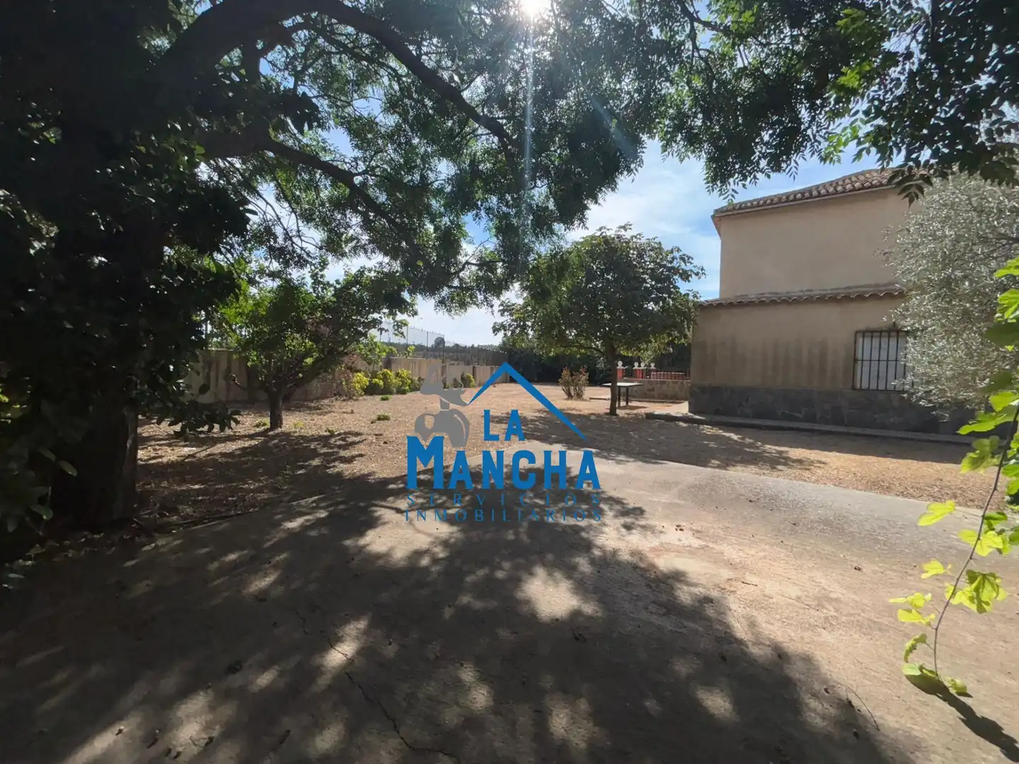 Casa o chalet en venta en Hoya-Gonzalo con Calefacción, Jardín privado y Amueblado