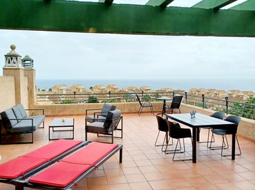 Apartment with pool for sale in La Alcaidesa