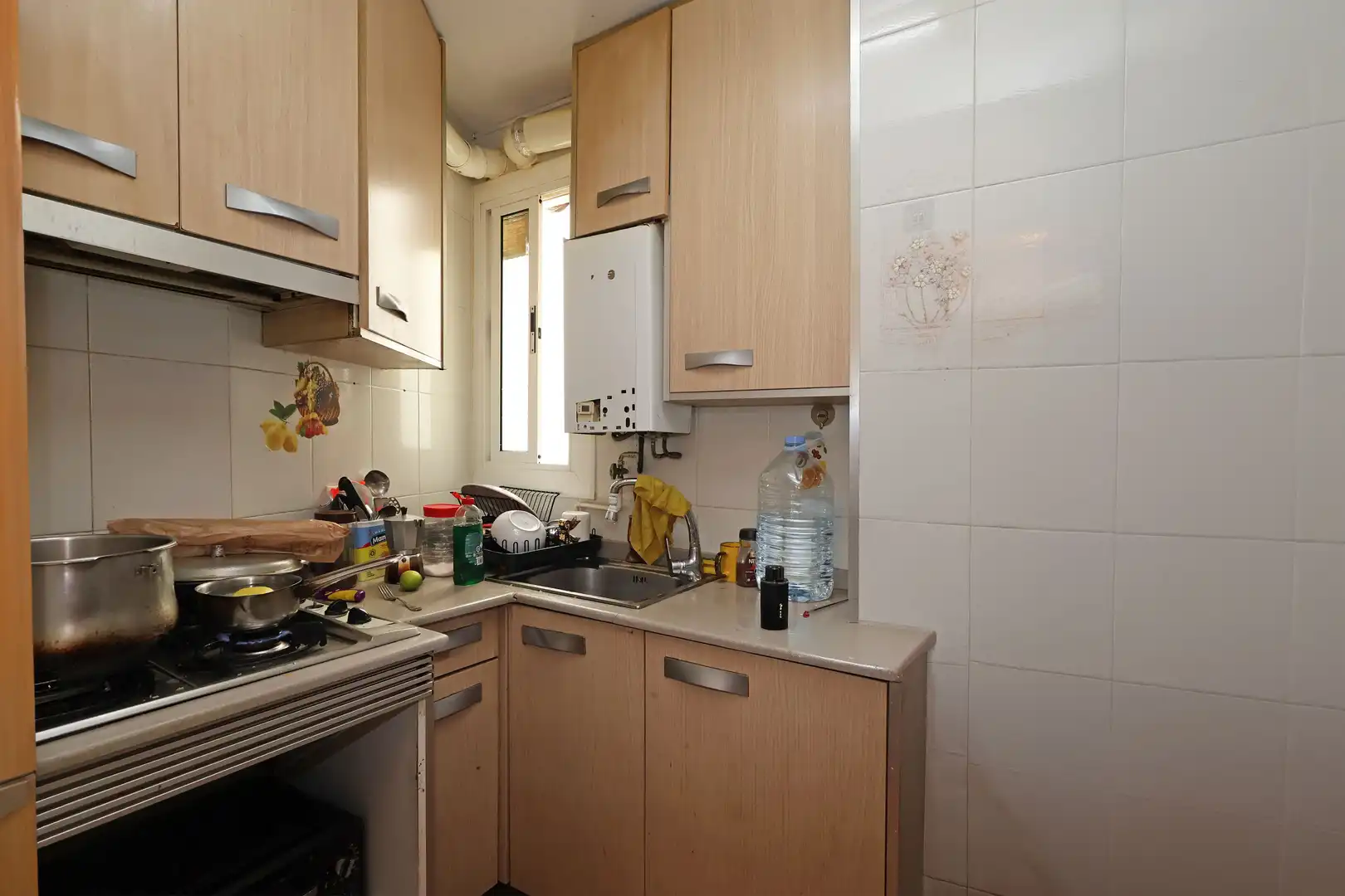 Kitchen of Flat for sale in L'Hospitalet de Llobregat