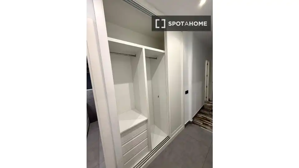 Bedroom of Apartments for share in Madrid  with Air Conditioner, Heating and Terrace