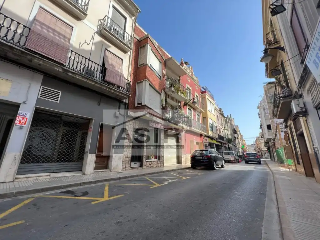 Local comercial de lloguer a Casc Urbà