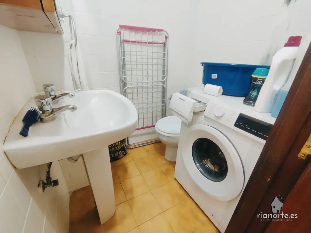 Bathroom of Flat for sale in Laviana  with Heating, Terrace and Storage room