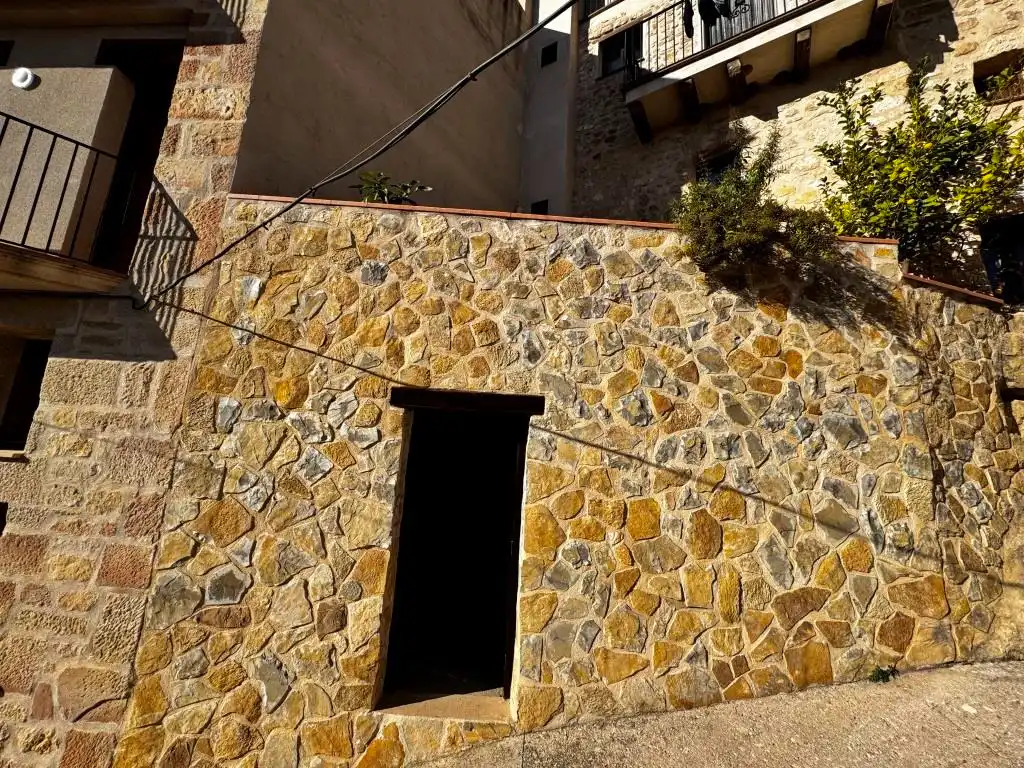 Casa adosada en venta en Calle de los Serranos de Aparicio, 11, Cretas