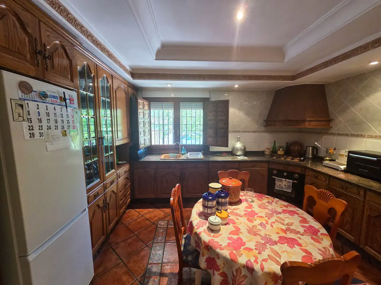 Cuina de Casa o xalet en venda en Elche / Elx amb Jardí privat, Terrassa i Piscina