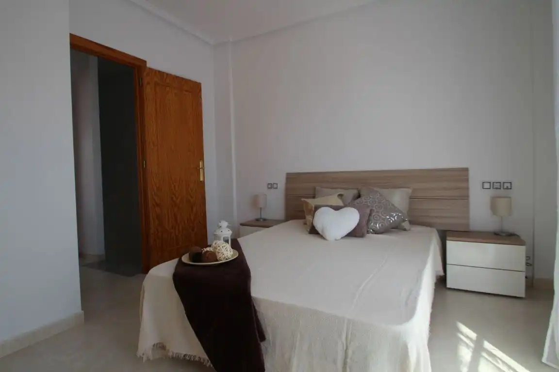 Habitación de Casa adosada en venta en Torrevieja con Calefacción, Jardín privado y Terraza