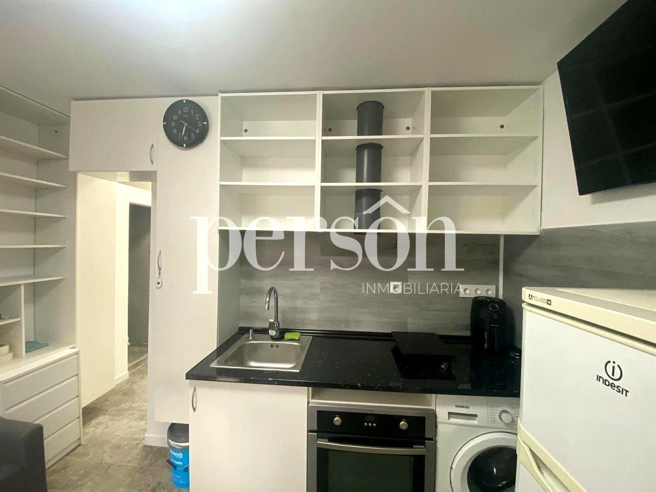 Kitchen of Study to rent in  Valencia Capital  with Air Conditioner and Furnished