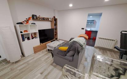 Living room of Flat for sale in  Zaragoza Capital  with Heating and Furnished