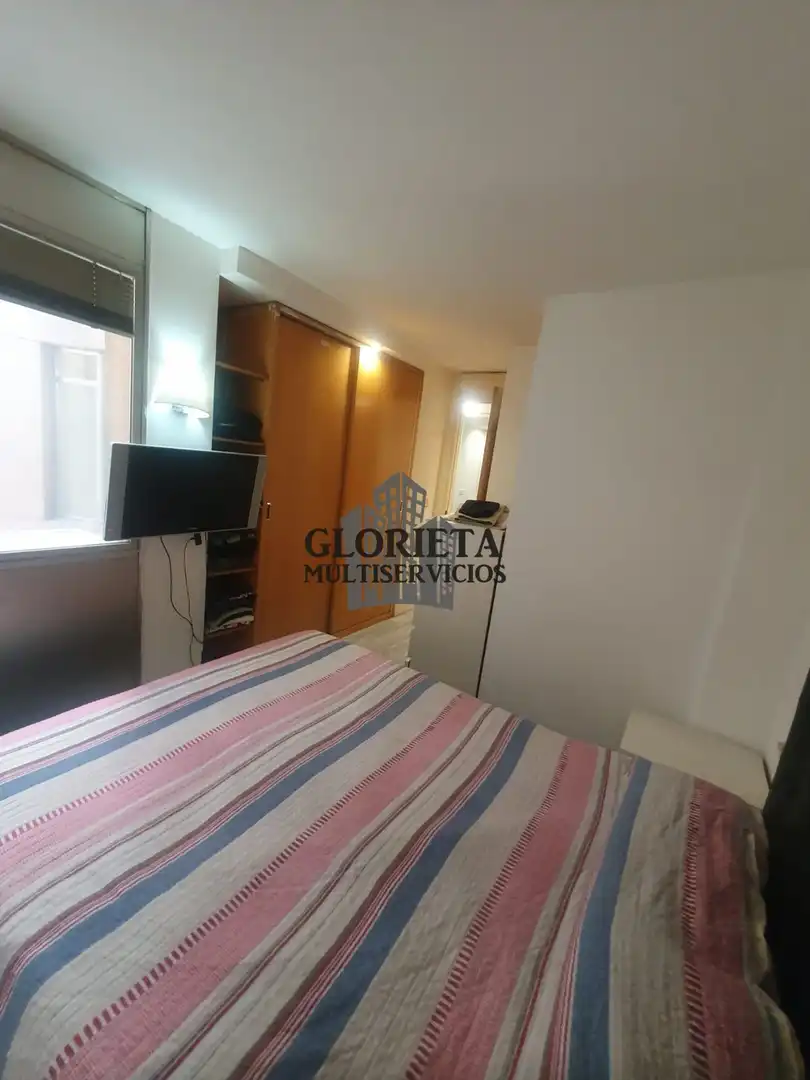 Habitación de Piso en venta en Vigo  con Calefacción, Trastero y Amueblado