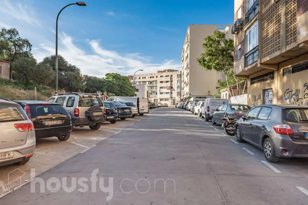 Parking of Flat for rent in Málaga  with Air Conditioner, Parquet flooring and Furnished