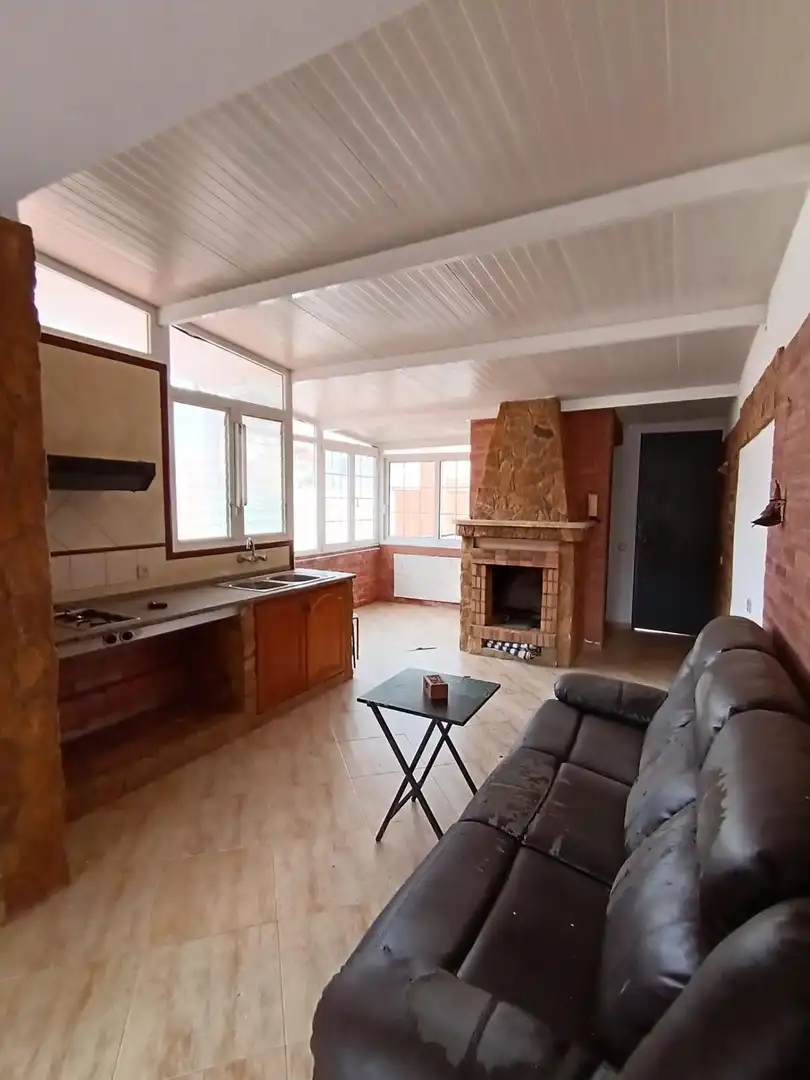 Sala d'estar de Casa o xalet en venda en Calella amb Aire condicionat, Terrassa i Traster