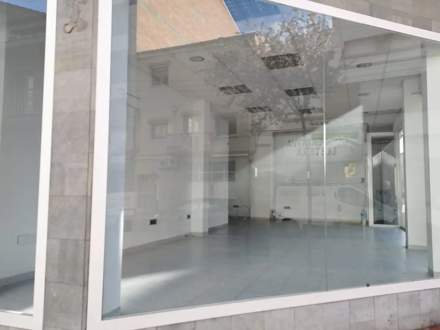 Local comercial en venda a de Catalunya 2, imagen 12