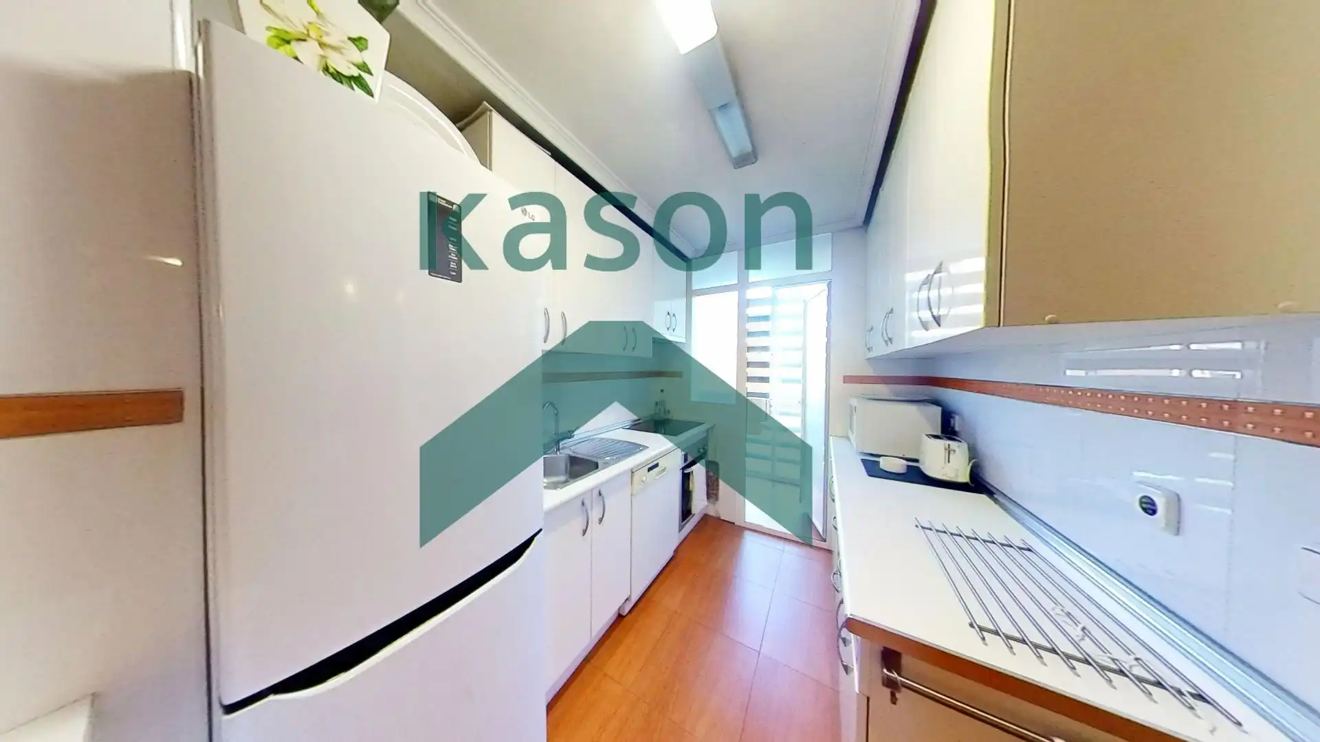 Kitchen of Flat for sale in Madrid  with Heating and Storage room