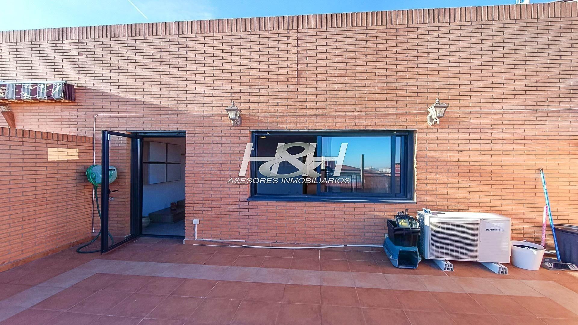 Vista exterior de Ático en venta en Picassent con Aire acondicionado, Calefacción y Terraza