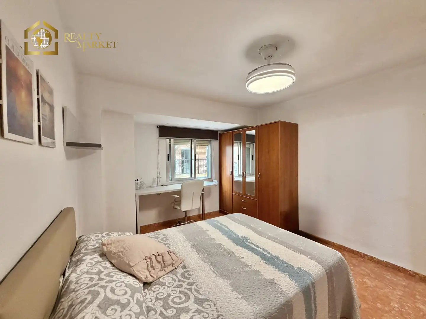 Habitación de Piso de alquiler en Valencia con Trastero y Amueblado
