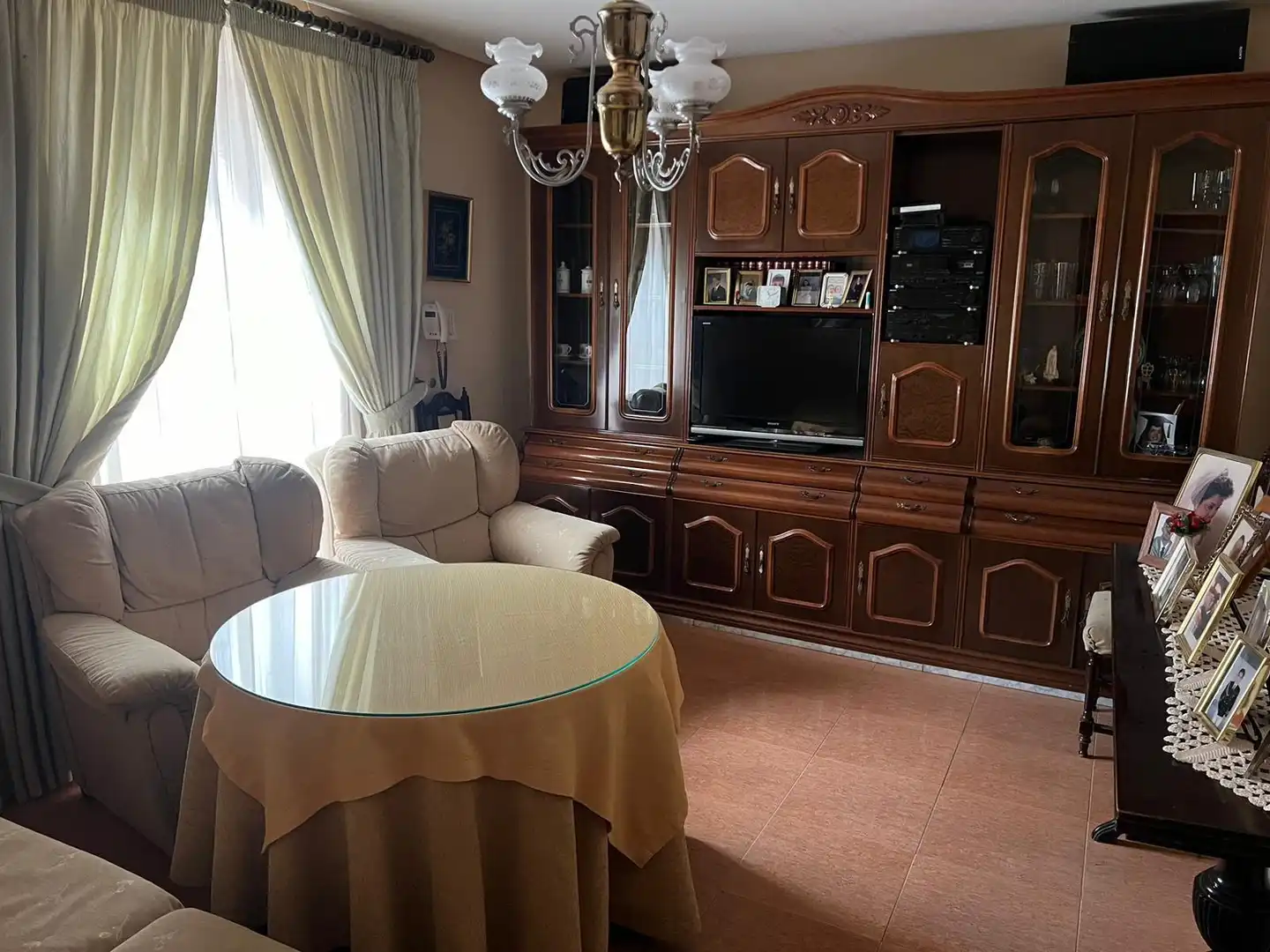 Sala de estar de Casa adosada en venta en Jaén con Terraza y Trastero