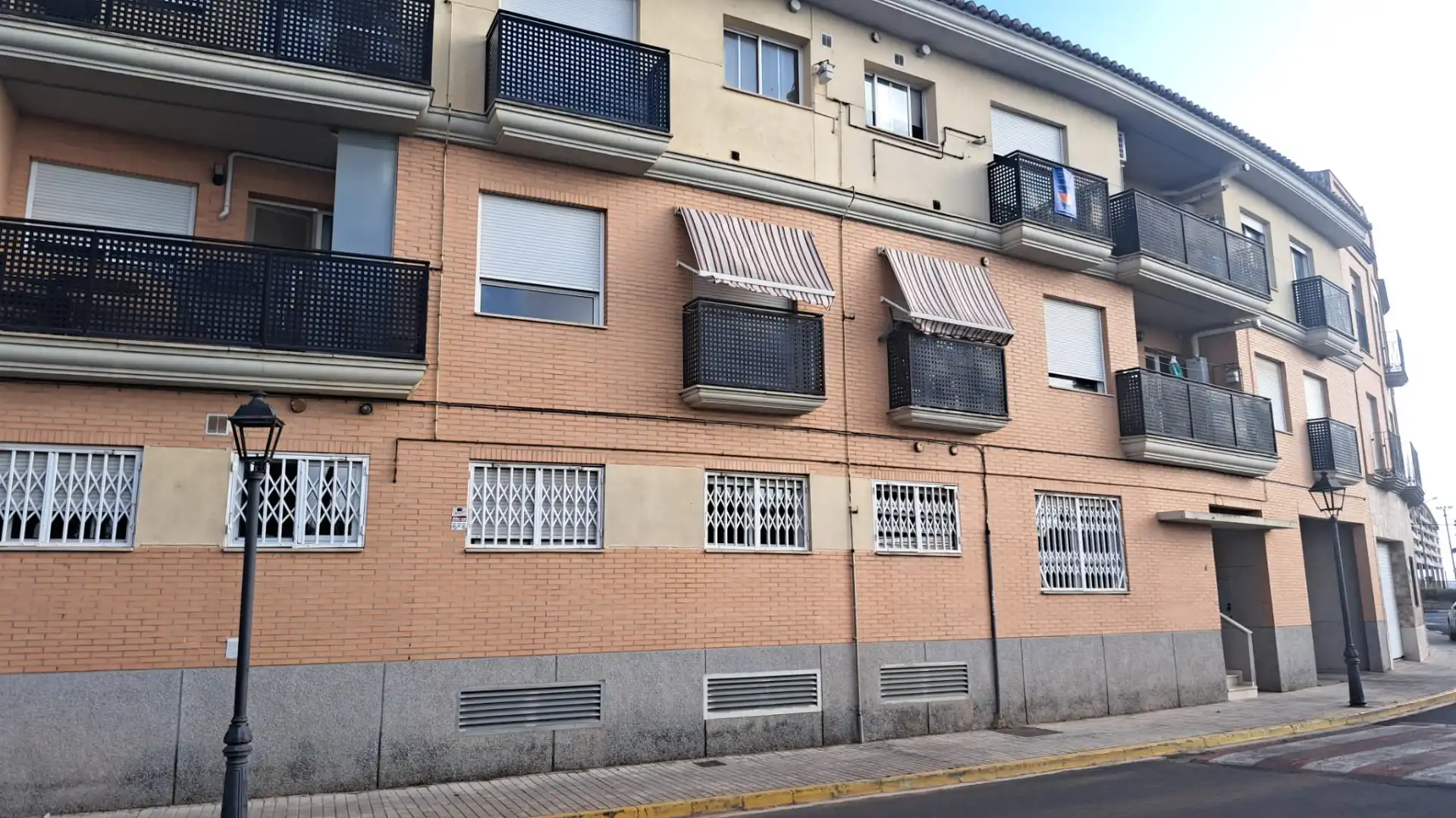 Vista exterior de Pis en venda en Vinalesa amb Aire condicionat, Moblat i Forn