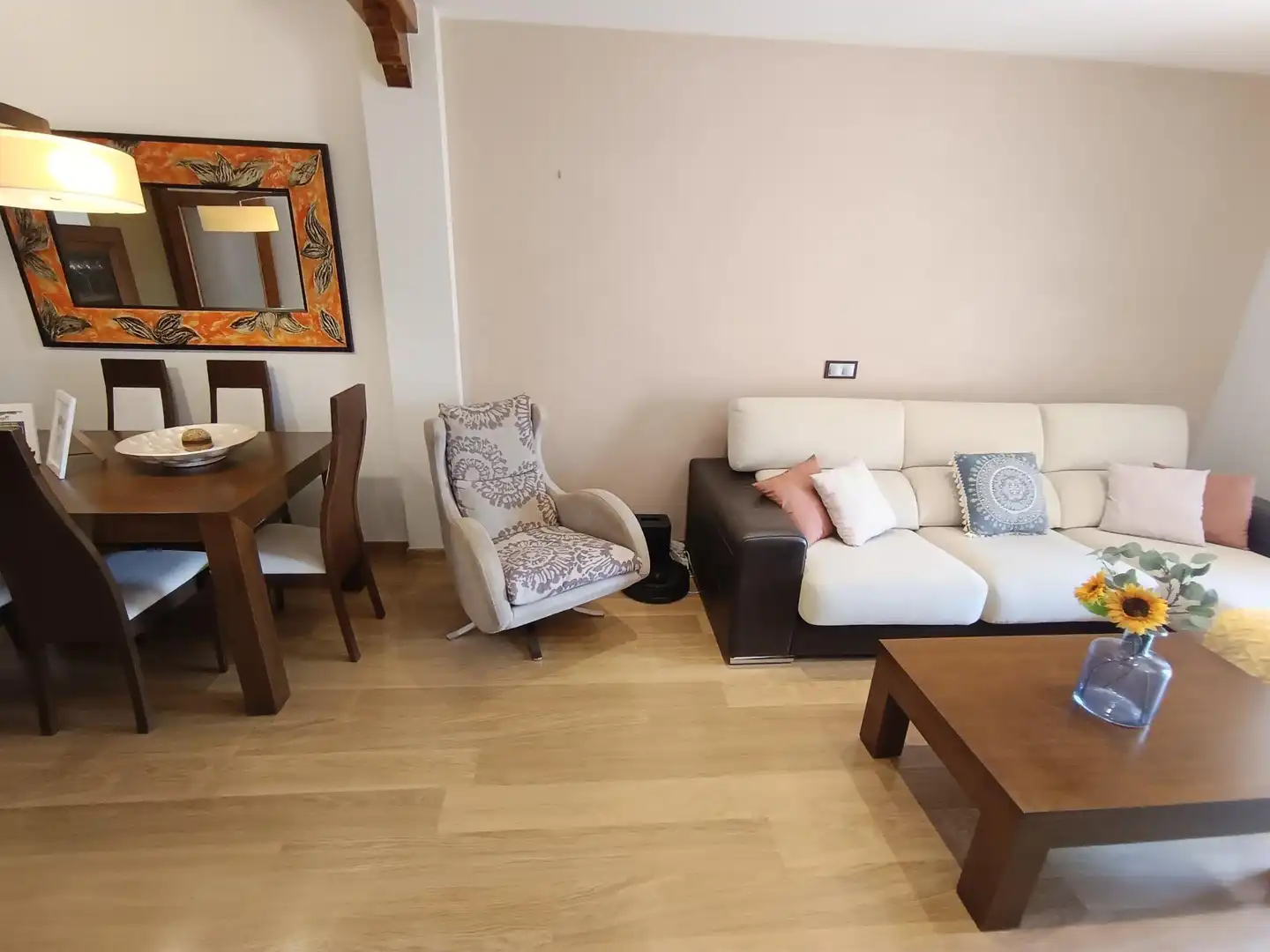 Wohnzimmer von Erdgeschoss zum Verkauf in Casco Urbano