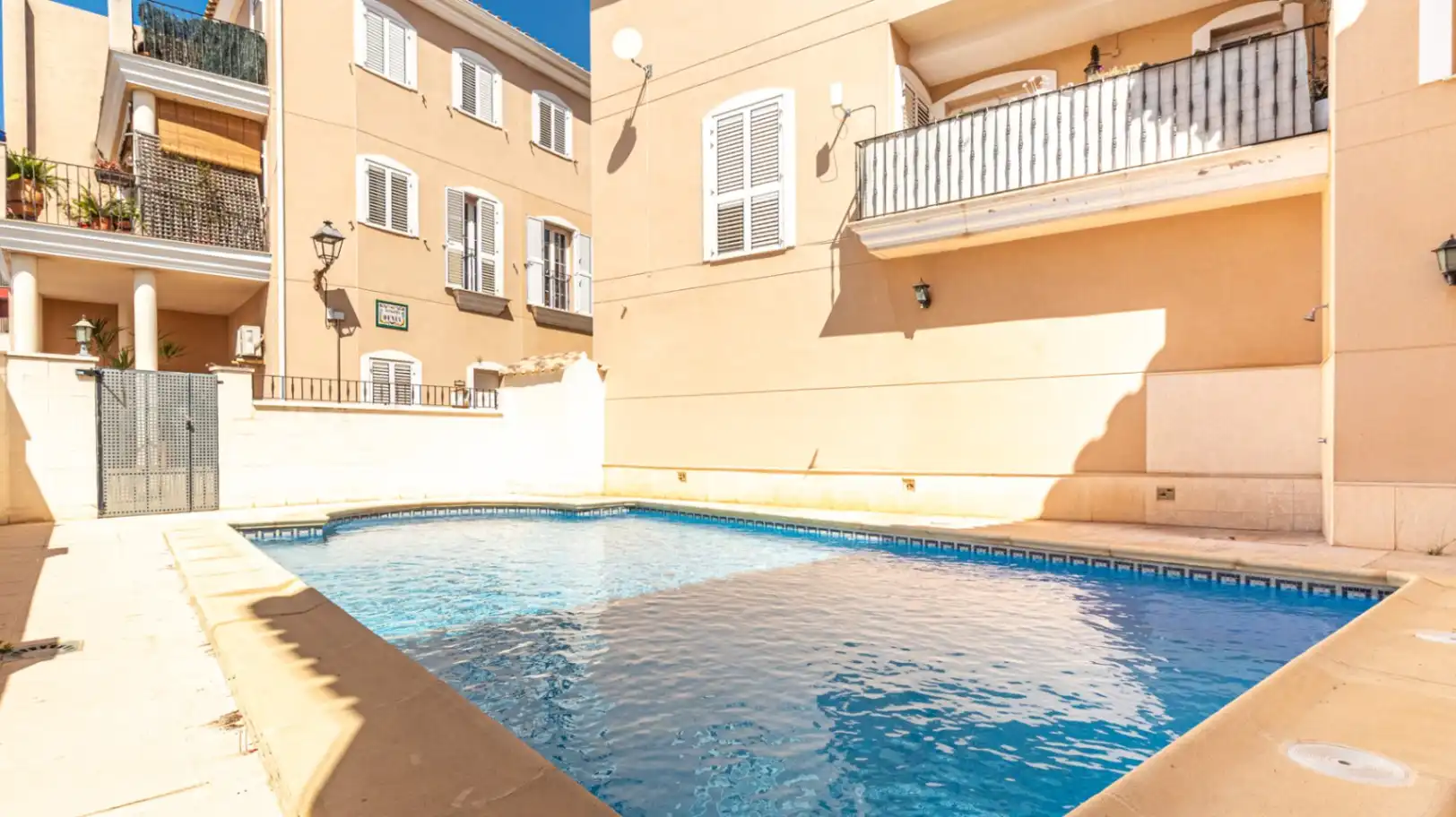 Schwimmbecken von Wohnungen zum Verkauf in Dénia mit Klimaanlage, Heizung und Terrasse