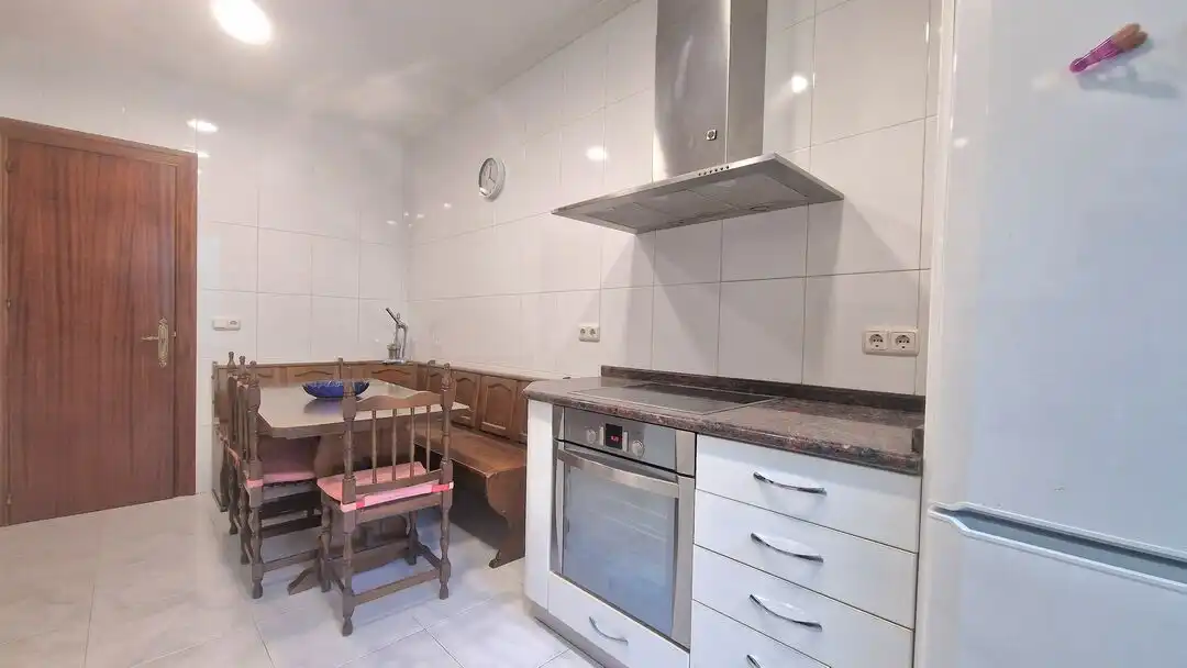 Cocina de Piso en venta en Donostia - San Sebastián  con Calefacción y Balcón