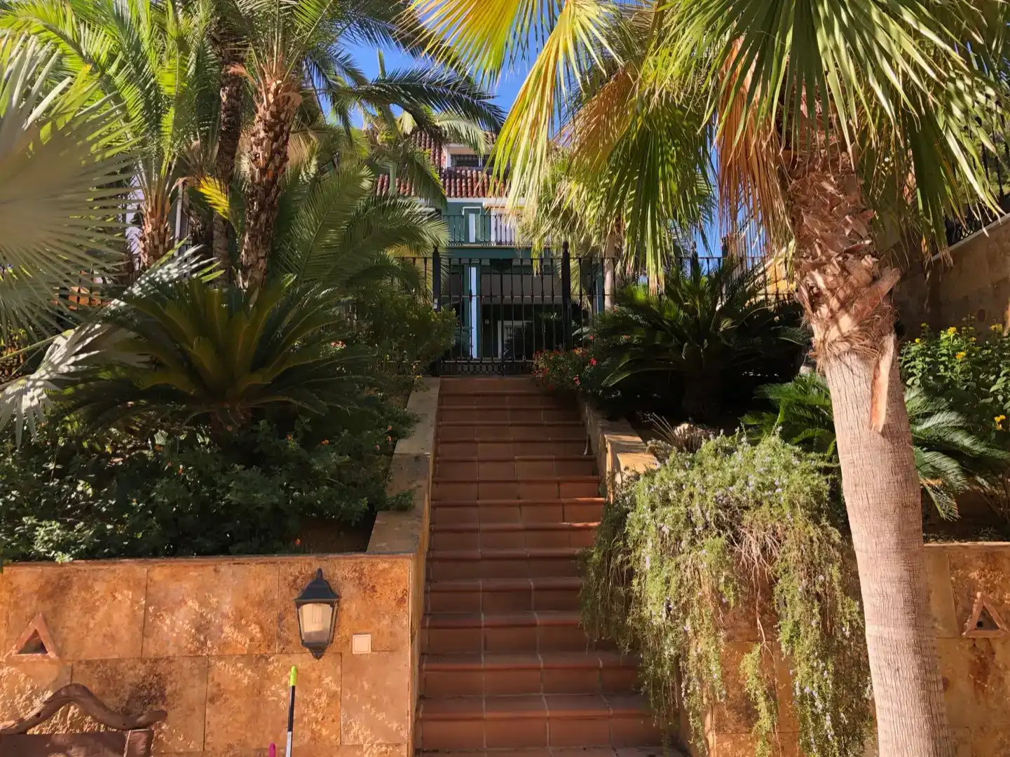 Vista exterior de Casa o xalet en venda en Murcia amb Aire condicionat, Jardí privat i Piscina