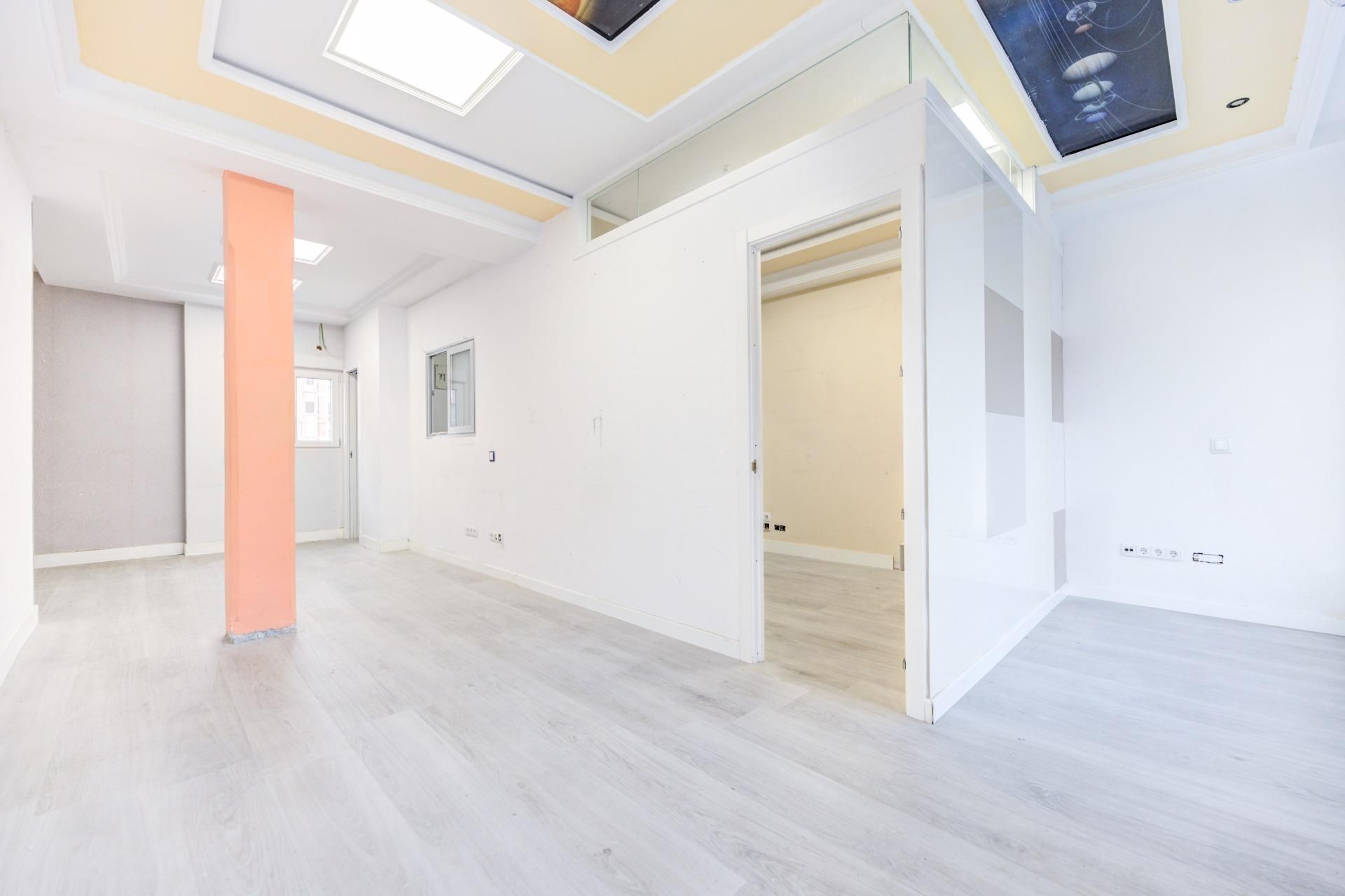 Premises for rent in  Madrid Capital  with Air Conditioner