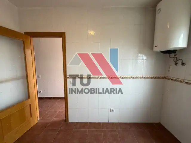 Cuina de Casa o xalet en venda en Otero amb Calefacció, Jardí privat i Balcó