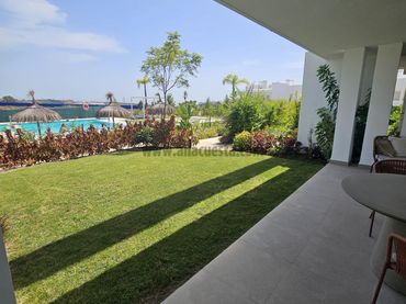 Appartement compact avec piscine à vendre à Alcazaba Lagoon
