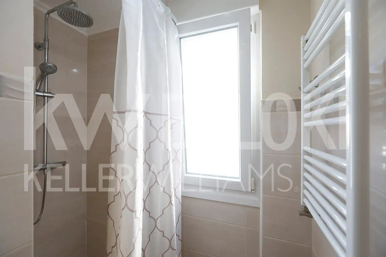 Baño de Piso en venta en Irun  con Calefacción, Trastero y Balcón