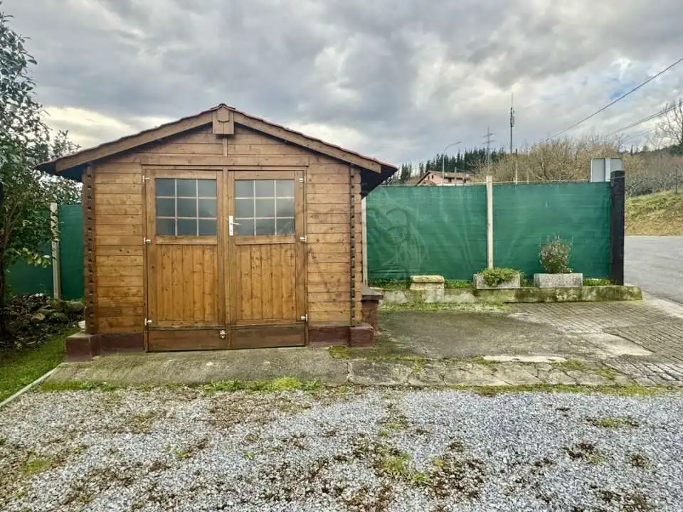Vista exterior de Casa o xalet en venda en Lemoa amb Calefacció, Jardí privat i Moblat