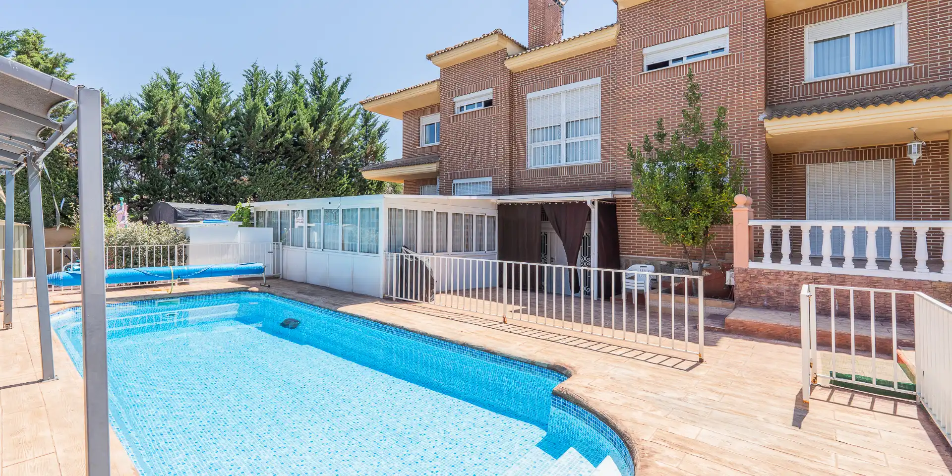 Swimming pool of Houses for sale in San Sebastián de los Reyes  with Air Conditioner, Heating and Private garden