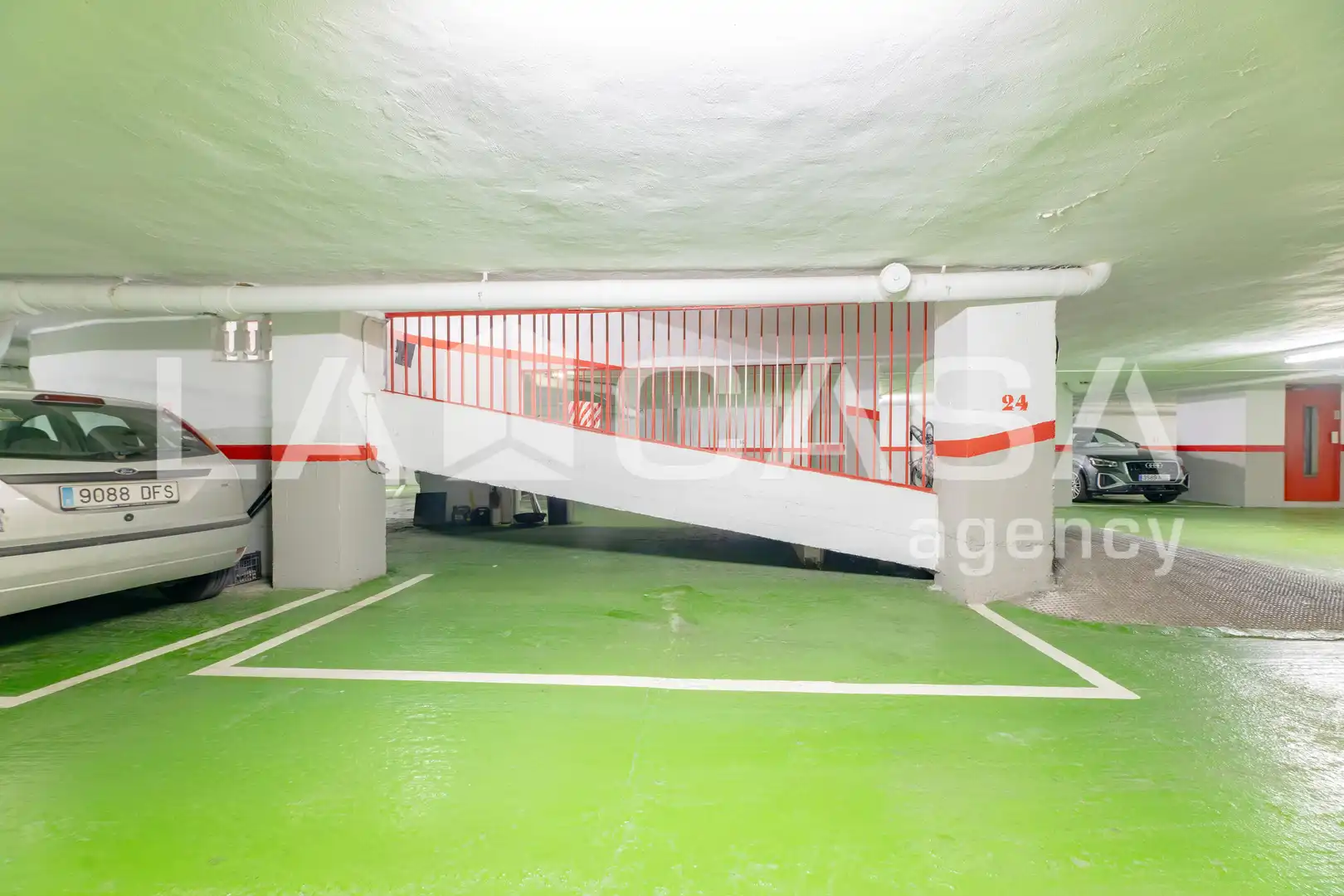 Parking de Piso en venta en Valencia con Calefacción y Balcón