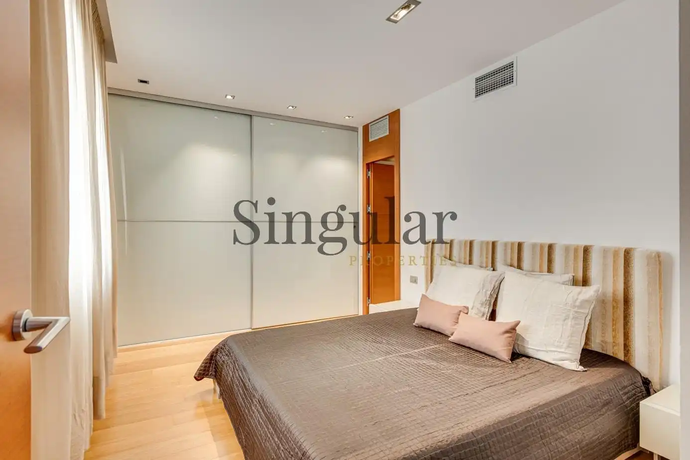 Habitación de Ático en venta en Barcelona con Calefacción, Parquet y Terraza