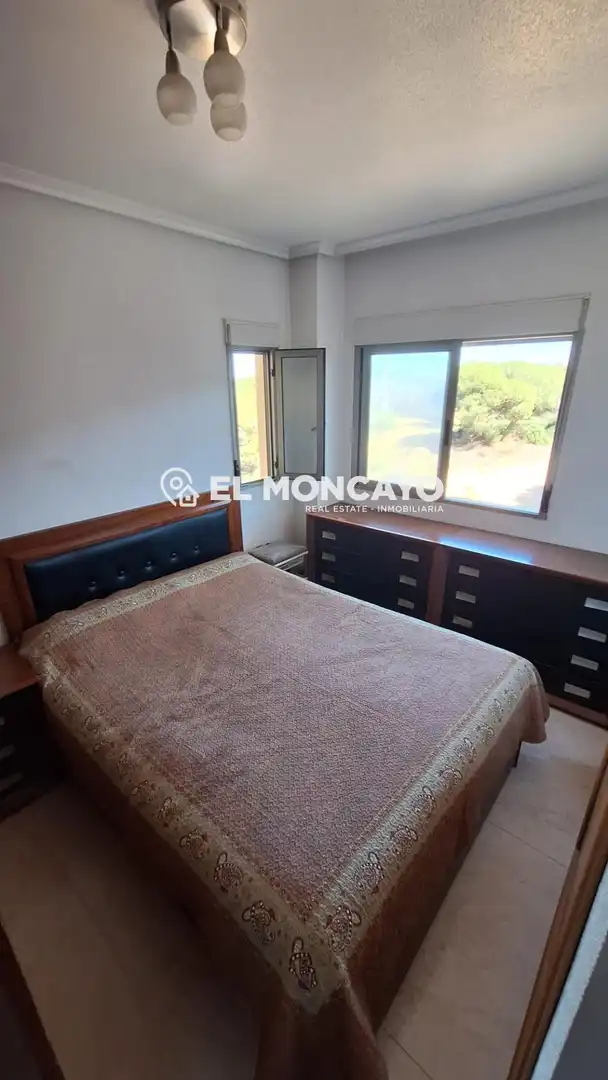 Habitación de Apartamento en venta en Guardamar del Segura con Calefacción, Terraza y Piscina comunitaria